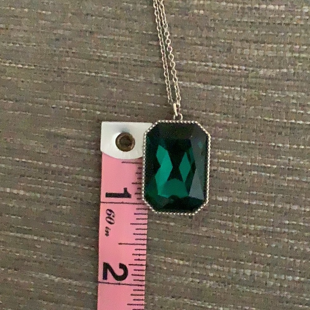 Elegant Silver Necklace with Green emerald  Pendant - Picture 5 of 5